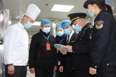 （刘森）代表们取餐饮运营者面临面